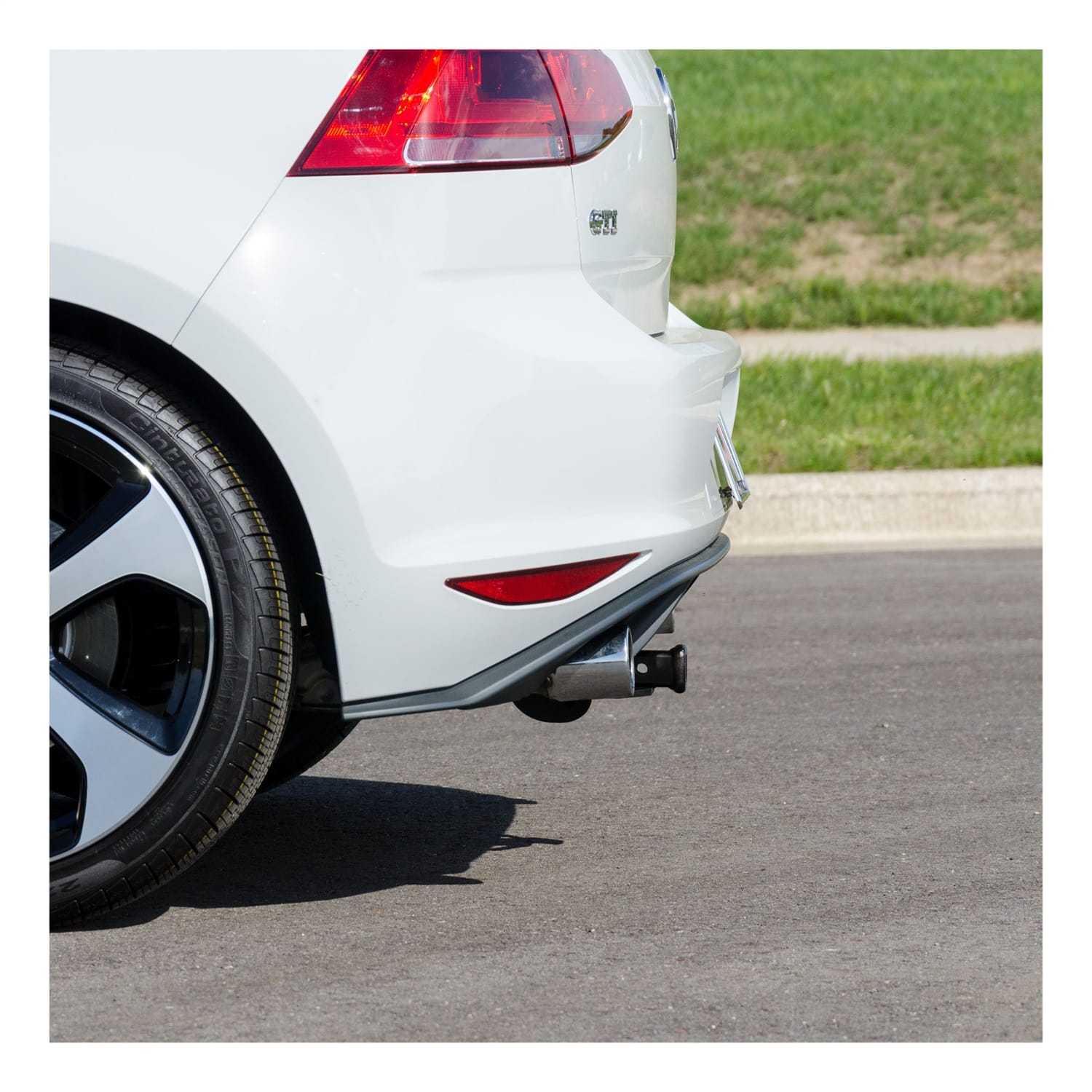 Class 1 Trailer Hitch; 1-1/4in. Receiver; Select Volkswagen Golf; GTI thumbnail 4
