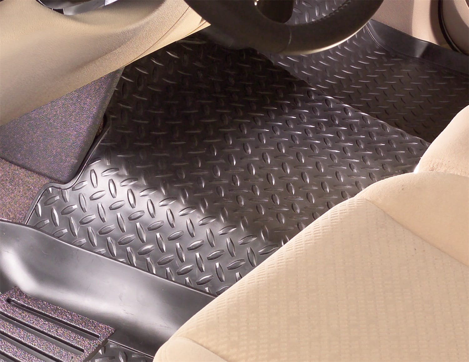 Classic Style-Center Hump Floor Liner thumbnail 2