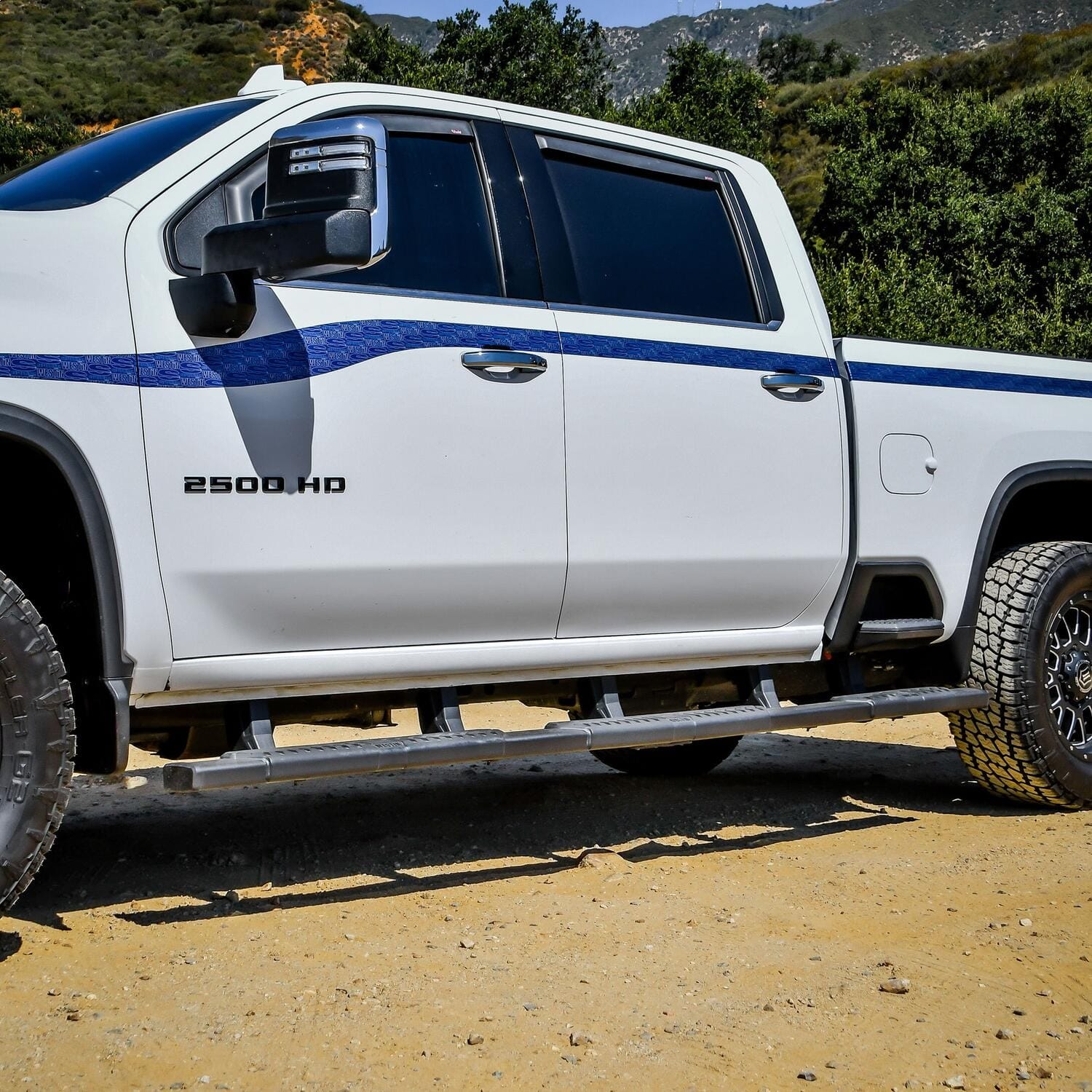 R5 M-Series XD Wheel to Wheel Nerf Step Bars thumbnail 6