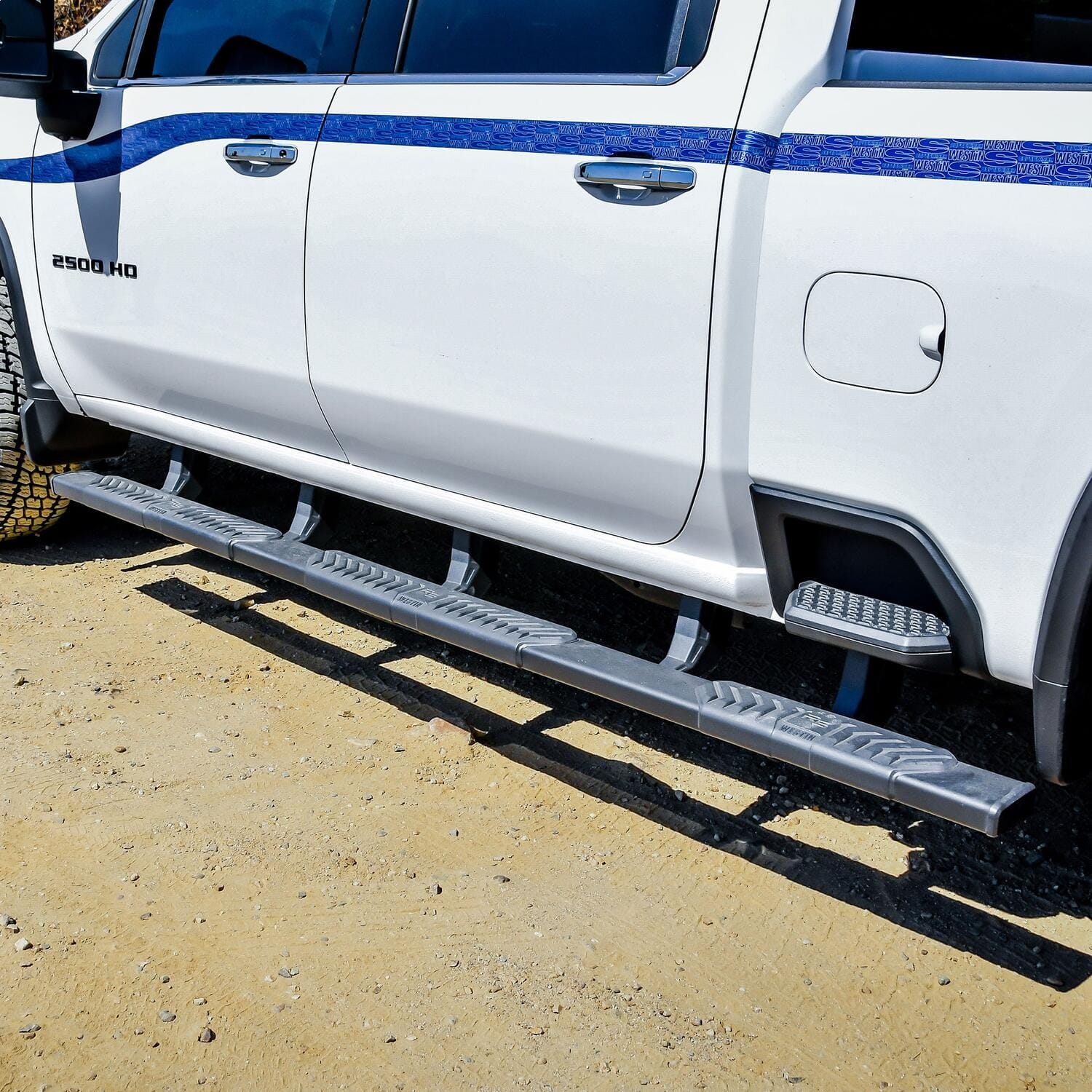 R5 M-Series XD Wheel to Wheel Nerf Step Bars thumbnail 7