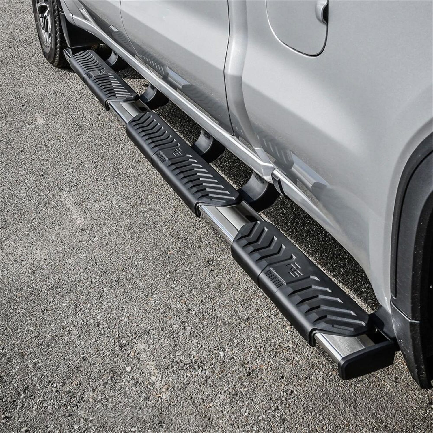 R5 M-Series Wheel-to-Wheel Nerf Step Bars thumbnail 9