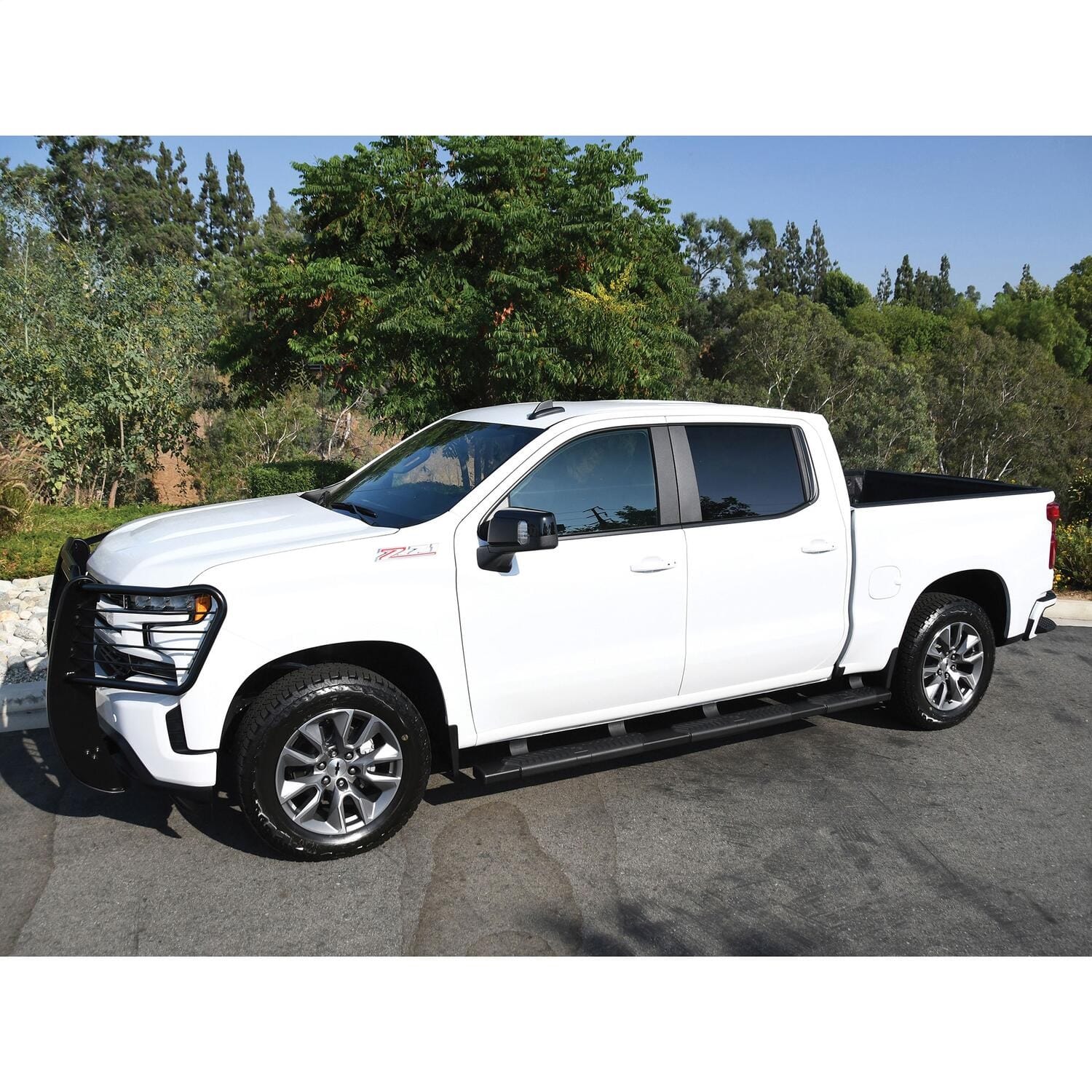 R5 M-Series Wheel-to-Wheel Nerf Step Bars thumbnail 7