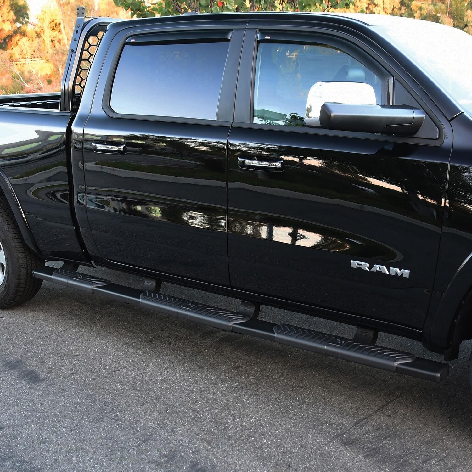 R5 M-Series Wheel-to-Wheel Nerf Step Bars thumbnail 8